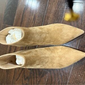 Chic Tan Suede Ankle Booties